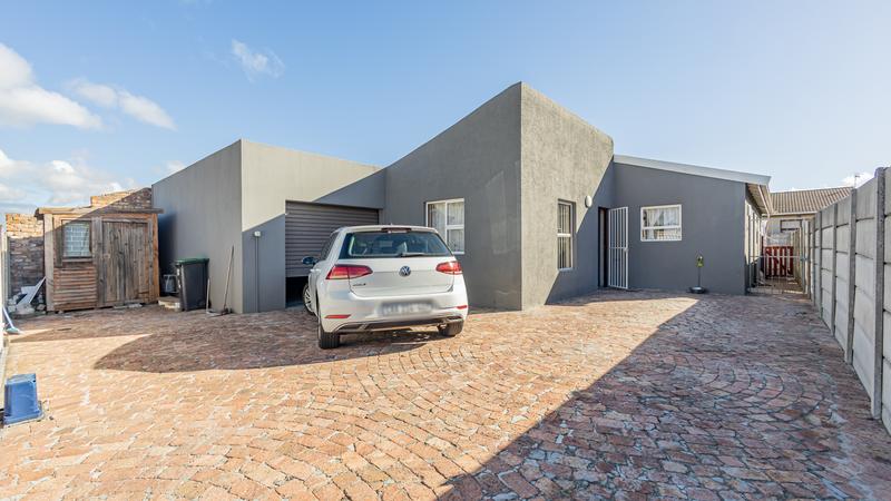 4 Bedroom Property for Sale in Richwood Western Cape